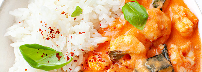 Curry z cukinią i krewetkami