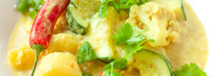 Curry z młodych ziemniaków i kalafiora