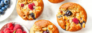 Owsiane muffiny z malinami i białą czekoladą