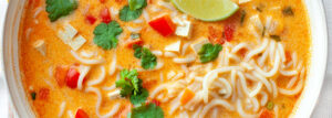 Tajska zupa curry z noodlami