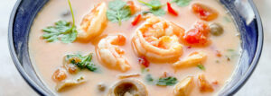 Zupa tajska Tom Yam z krewetkami