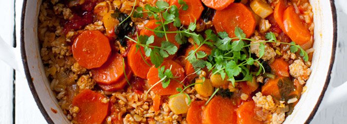 Aromatyczne biryani z soczewicą, marchewką i pomidorami