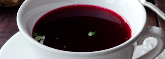 Barszcz czerwony z suszoną śliwką