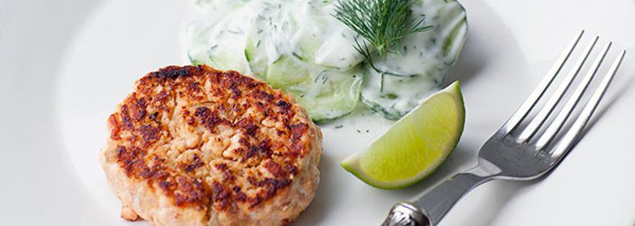 Burgery z łososia z kaszą jaglaną