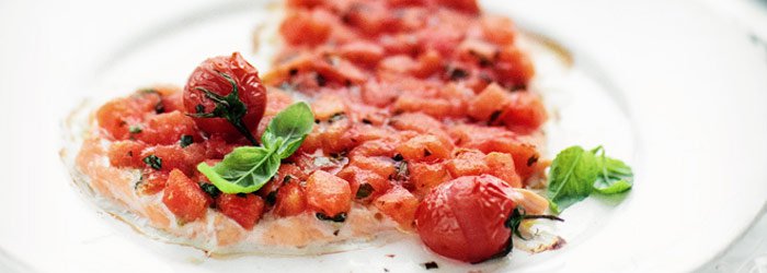 Carpaccio z łososia z pomidorami zapiekane w piekarniku