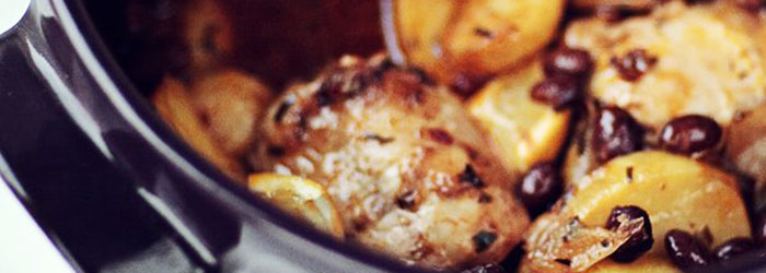 Casserole z cytrynowym kurczakiem, ziemniakami i czarną fasolą