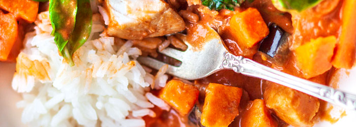 Curry z kurczakiem, batatami i bakłażanem