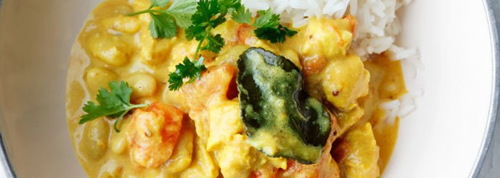 Curry z kurczakiem, fasolką i pomidorem