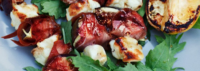 Cytrusowe szaszłyki z figami i serem do grillowania halloumi