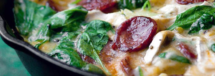 Frittata z ziemniakami, szpinakiem i chorizo