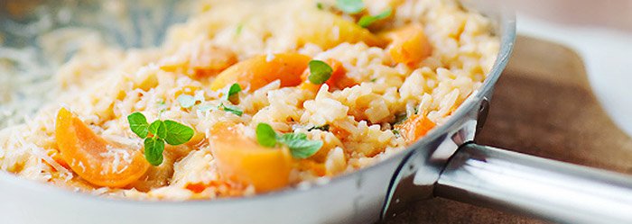 Jaśminowe risotto z morelami i oregano