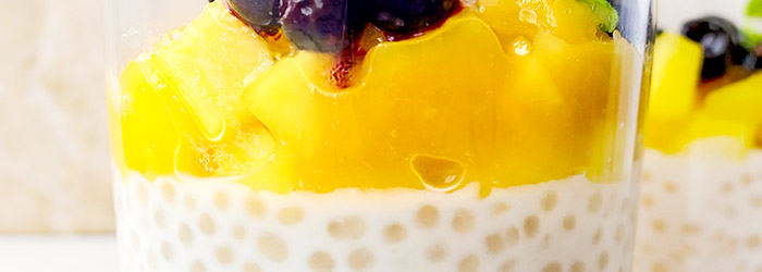 Kokosowy pudding z tapioki z musem mango