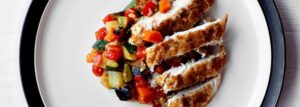 Kurczak w panierce na warzywnym ratatouille