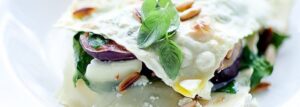 Lasagne z figami, szpinakiem i serem kozim