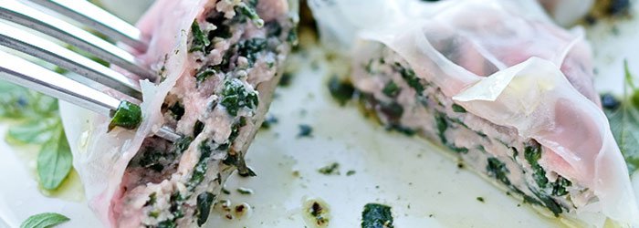Lekkie pierożki w cieście ryżowym z nadzieniem z botwinki