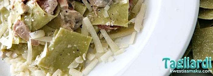 Makaron z tuńczykiem, szynką i pieczarkami