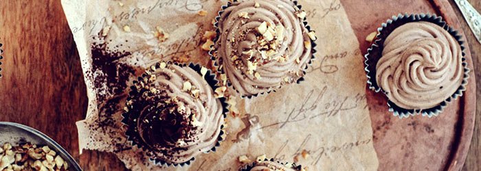 Mini brownies z musem z mlecznej czekolady