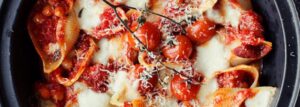 Muszle nadziewane chorizo, pomidorami i ciecierzycą