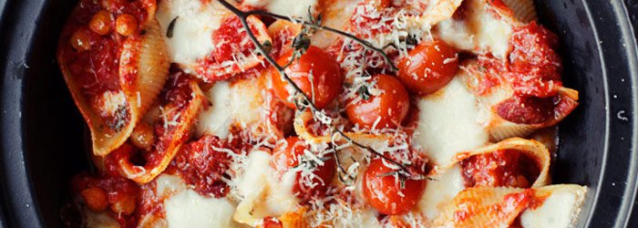 Muszle nadziewane chorizo, pomidorami i ciecierzycą