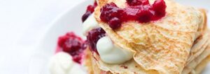 Crepes with mascarpone cream and cranberries