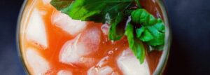 Napój marchwiowo-pomarańczowy z imbirem i sokiem z limonki