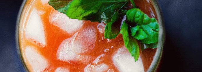 Napój marchwiowo-pomarańczowy z imbirem i sokiem z limonki