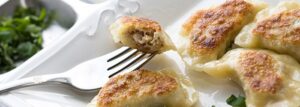 Pierogi wiejskie z kaszą gryczaną i twarogiem
