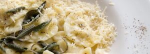 Pierogi z ziemniakami i serem pecorino