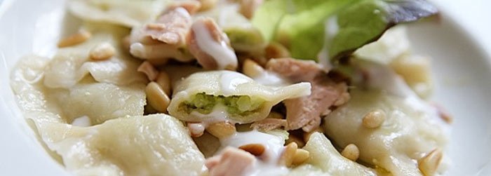 Pierożki z twarogiem i awokado