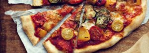 Pizza wegetariańska z grillowanymi warzywami