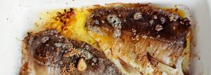 Płaty karpia pieczone w curry z gorczycą