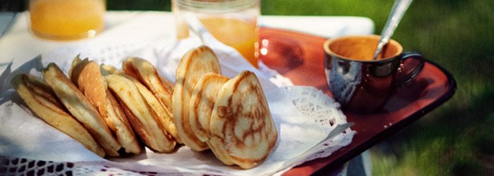 Fluffy coconut-orange pancakes