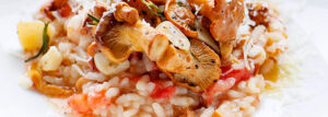 Risotto z kurkami i świeżymi pomidorami
