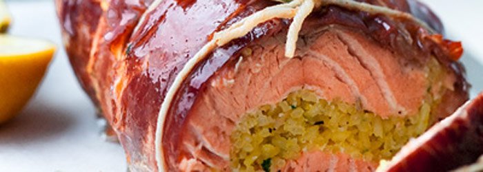 Rolada z łososia w szynce parmeńskiej faszerowanego żółtym ryżem