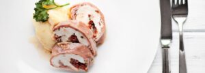 Roladki z kurczaka z mozzarellą i suszonymi pomidorami