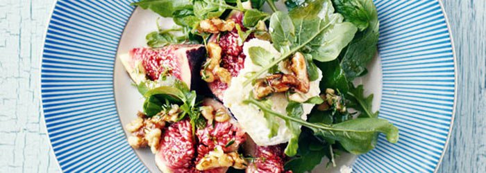 Fig, white cheese and honey walnuts salad