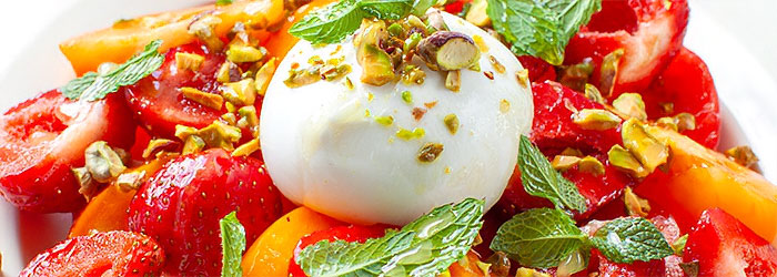 Salad with Tomatoes, Strawberries and Burrata
