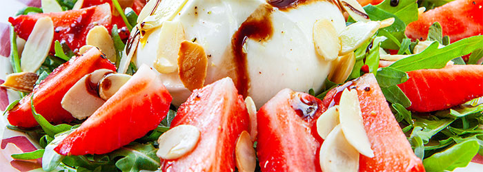 Salad with Strawberries and Burrata
