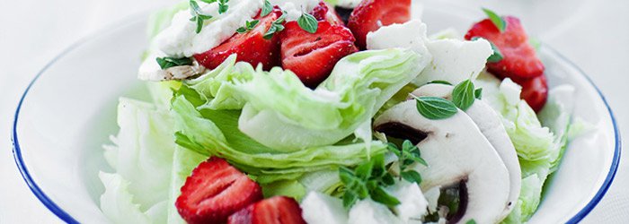 Strawberry, mushroom and goat cheese salad