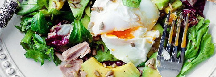 Tuna salad with poached egg