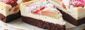 Sernikobrownie z rabarbarem