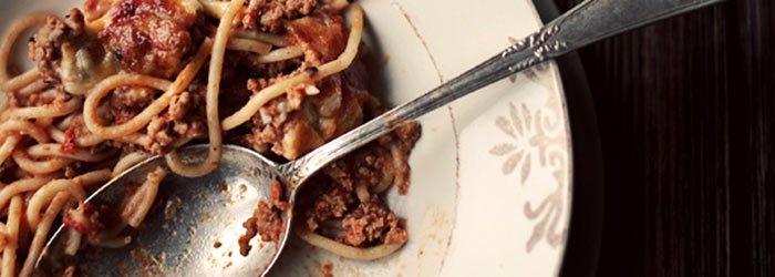 Spaghetti bolognese zapiekane w sosie pomidorowym