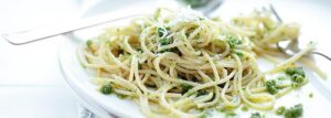 Spaghetti z pesto pietruszkowym