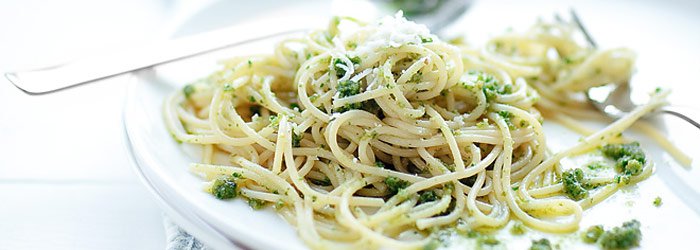 Spaghetti z pesto pietruszkowym