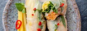 Spring rolls z łososiem