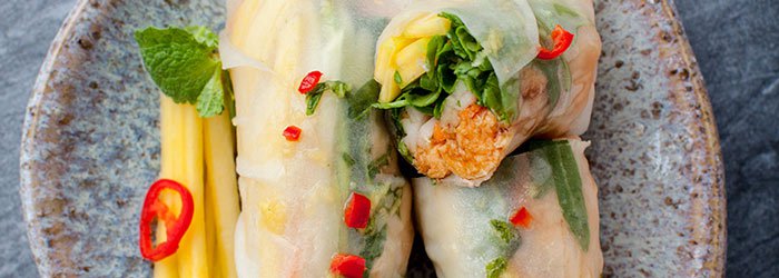 Spring rolls z łososiem