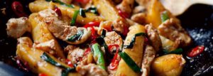 Stir-fry z kurczakiem, ananasem i chili