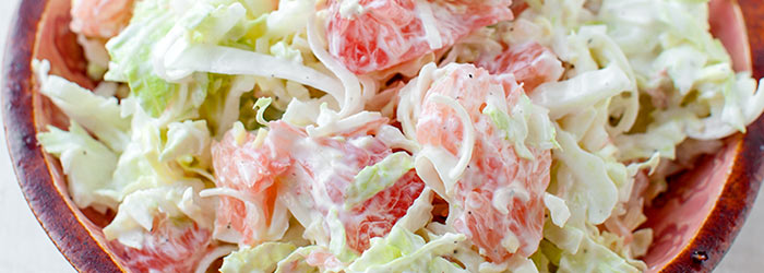 Salad with Chinese cabbage, leek and pomelo (or orange)