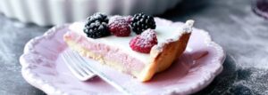 Tarta z kremem malinowym