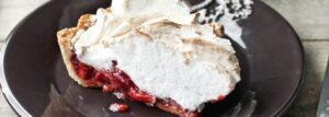 Tarta z truskawkami i bezą